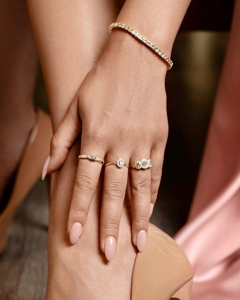 Hvilken finger skal forlovelsesringen sidde på?