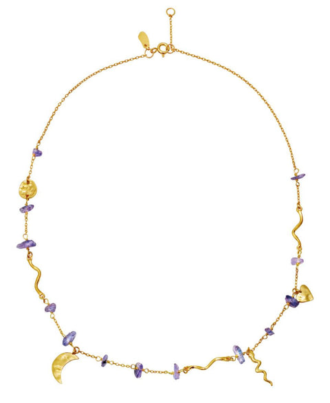 Fineste Yolanda halskæde fra Maanesten, designet med en masse smukke vedhæng og ædelsten.