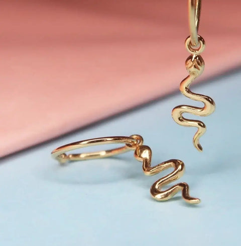 Sistie Young One Snake ørering, Forgyldt sølv