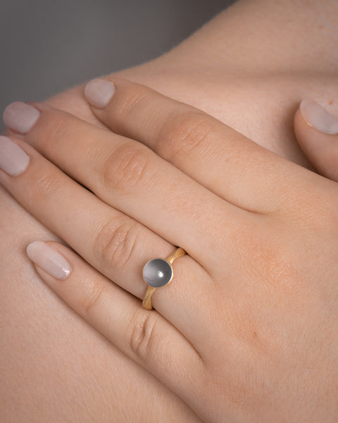 Dulong Vega Ring Pacific Lille 18 kt. guld m. Månesten
