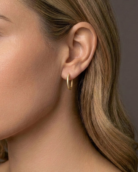 Dulong Esme Øreringe Slim Lille 18 kt. guld