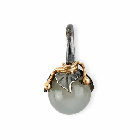 BY BIRDIE | 5090184C | Urban Leaf Drop vedhæng - Grey Moonstone 8mm