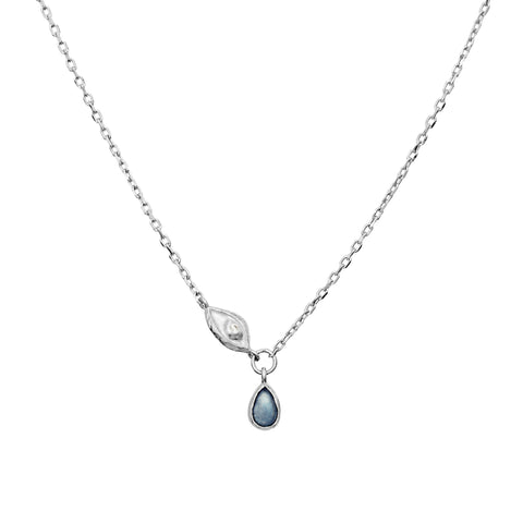 Babette_necklace_silver_b. Babette halskæde fra Maanesten i sterling sølv. Med kyanite og øje. kan købes hos rokkjærs 
