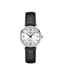 Certina DS Caimano Lady - C035.210.16.037.00 er et elegant og tidløst dameur, der kombinerer klassisk design med schweizisk præcision. Med en 28 mm urkasse i 316L rustfrit stål og en sølvfarvet urskive udstråler uret både stil og funktionalitet.