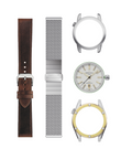 Certina DS+ Kit Sport Urban - C041.407.19.031.01 er et innovativt schweizisk ur, der kombinerer modulært design, høj præcision og robust konstruktion. Med Certina DS+ systemet kan brugeren tilpasse uret ved at skifte mellem forskellige urkasser, remme og kranse, hvilket giver en unik og personlig stil.