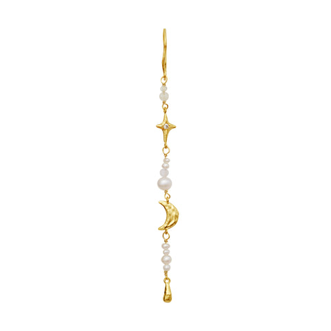 CioCio_earring_gold_a. cio cio single ørering fra maanesten i forgyldt sølv. med måne, stjerne og ferskvandsperle