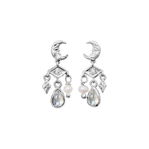 Colline_earrings_silver_a_1. Colline øreringe i sølv fra maanesten. Med månesten, ferskvandsperle og zirkonia