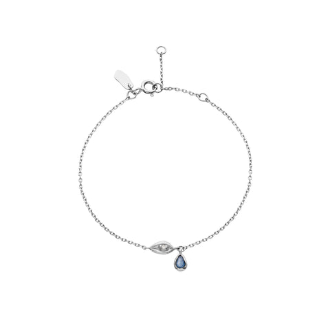 Cosette_bracelet_silver. Cosette armbånd fra Maanesten. I sterlingsølv med vedhæng med kyanite og øje med zirkonia