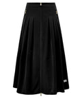 CenetteGO Skirt fra GOSSIA er en moderne og stilfuld nederdel designet til den modebevidste kvinde. Den er fremstillet i en slidstærk blanding af 55% polyamid og 45% polyester, hvilket giver en let og struktureret kvalitet med et elegant fald. Den varme kaffebrune farve tilfører et sofistikeret udtryk, som nemt kan styles til både hverdag og fest.