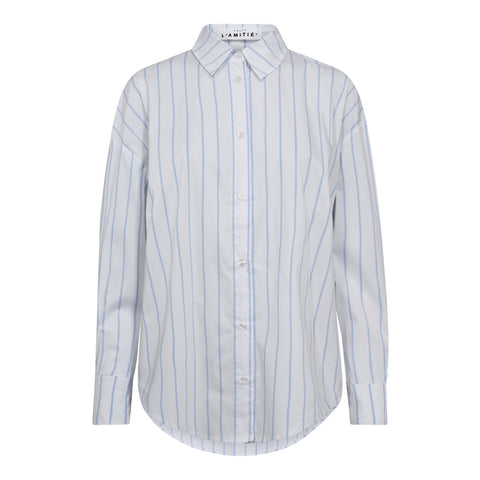 Fine Line Twist Bow Shirt fra Haute L’amitié er en elegant langærmet skjorte, der kombinerer klassisk snit med moderne detaljer. Fremstillet i en sprød og komfortabel kvalitet med 70 % bomuld, 27 % polyamid og 3 % elastan, tilbyder skjorten både struktur og fleksibilitet, hvilket gør den ideel til både hverdagsbrug og mere formelle anledninger.