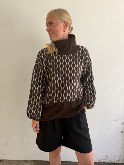 HÉST FAM New Pattern, Dark Earth