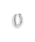 Maria Black øreringe i sølv. Laid back 7 huggie 100848AG. Hoop øreringe på 7,5 mm. Sterlingsølv og hvid rhodium. Minimalistisk design og moderne elegance. 
