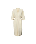 ethinkit Studios Kimono Roubaix i farven Summer Sand er en stilfuld og moderne kimono med et elegant og afslappet snit.
