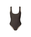 Rethinkit Studios Swimsuit Clean BAY i farven Almost Black er en elegant og tidløs badedragt, der kombinerer et sporty look med en moderne silhuet.