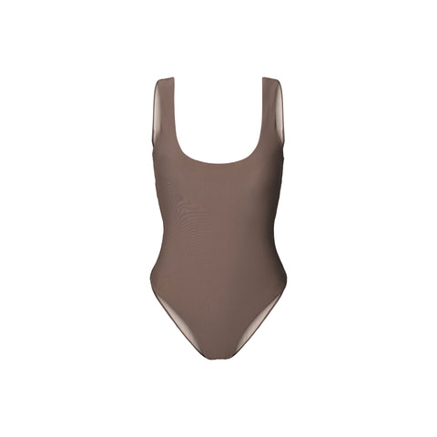 Rethinkit Studios Swimsuit Clean BAY i farven Almost Black er en elegant og tidløs badedragt, der kombinerer et sporty look med en moderne silhuet.