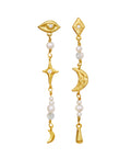 Sissone_earrings_gold_a. Sissone øreringe i forgyldt sølv fra maanesten. med måne, stjerne og øje og ferskvandsperle