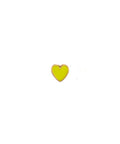 Petit Love Heart Ørering – Neon Yellow fra Stine A Jewelry er en fin og farverig ørestik, der tilfører et legende og trendy touch til dit smykkelook. Øreringen er formet som et lille hjerte og belagt med emalje i den livlige og funky farve Neon Yellow, som skaber blikfang og personlighed – perfekt til dig, der elsker smykker med karakter.