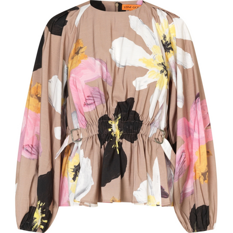 Fra Prefall 2025 kollektion stine goya. en elegant og kunstnerisk bluse, der kombinerer moderne design med komfort. Fremstillet af 100% ECOVERO™ viskose. Blusen har lange puffede ærmer med elastiske manchetter, en rund halsudskæring og justerbare bindebånd i taljen.