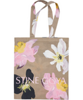 Totebag fra Stine Goya prefall 2025 kollektion. stilfuld og praktisk mulepose. Perfekt til indkøb