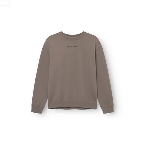 Sweat Shirt Unisex One i farven falcon fra Rehinkit. løs brun sweatshirt