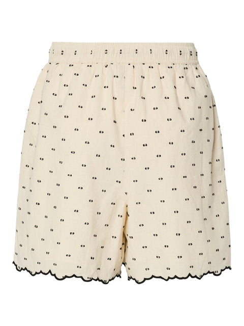 YASDOBBY HW Shorts, Gardenia er et par stilfulde og komfortable højtaljede shorts fra Y.A.S.